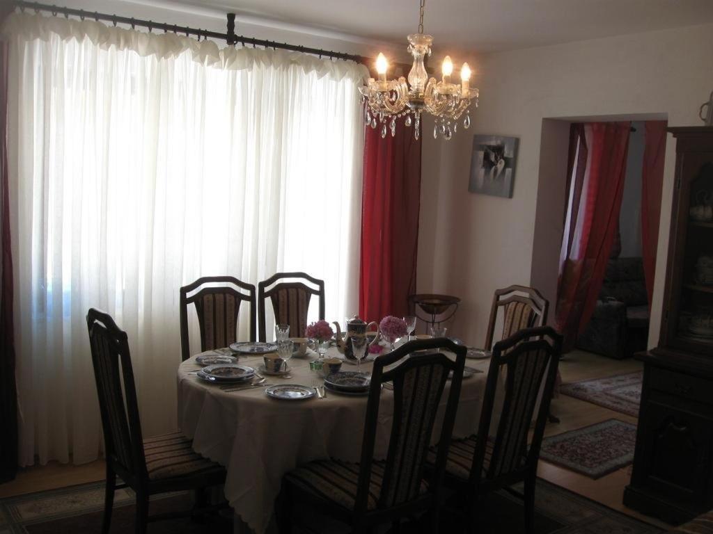 Bed and Breakfast Madam Svetlana Тиват Екстер'єр фото